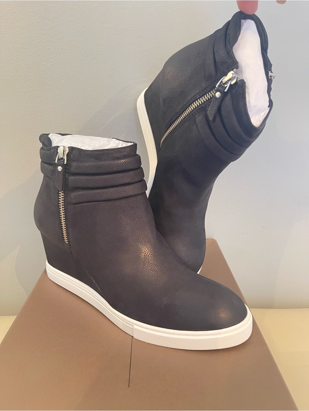 New Paolo Women’s Black Leather Wedge Sneakers size 6, 8, 8.5, 9, 9.5, 10